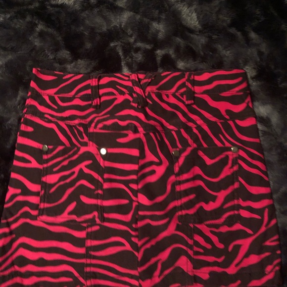 NWOT SOURPUSS hot pink & black zebra print mini skirt - Picture 3 of 5